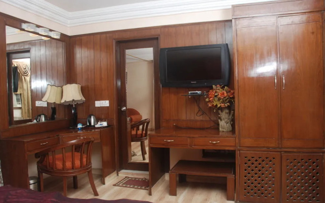 OYO 11647 Hotel Metro