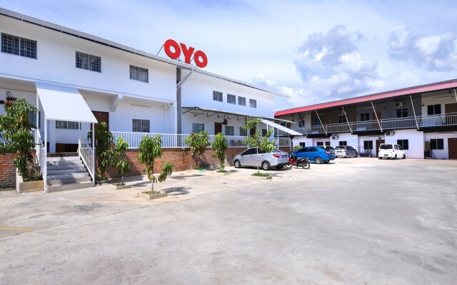 Weng Bee Guest House by OYO Rooms
