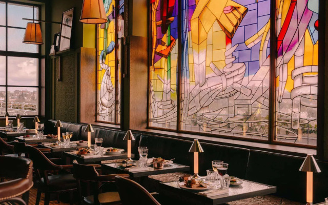 Maison Heler Metz, Curio Collection By Hilton