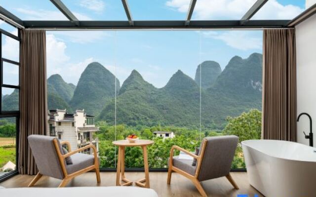 Shijian Homestay (Yangshuo Yulong River Qiangu Scene District Store)