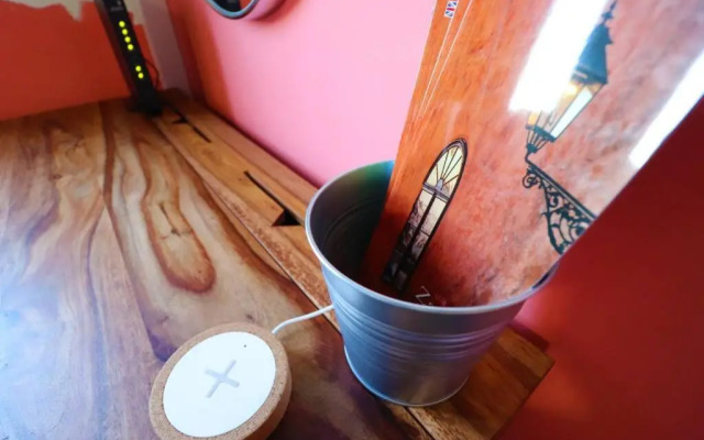 Room Emma,between bus and train station,Netflix,speed Wi-Fi