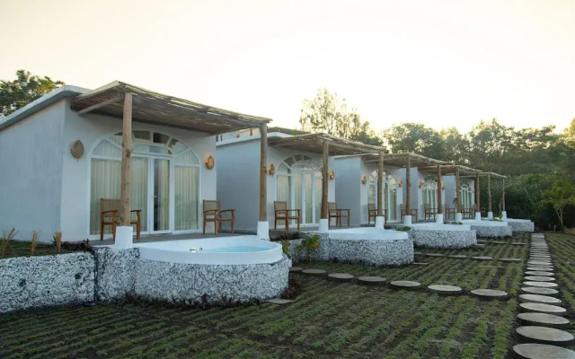 Cinze Villas and Hot Spring