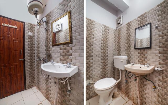 SPOT ON 66981 Mahi Home Stay