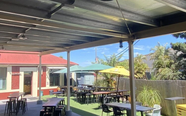 The Queensport Motel & Tavern