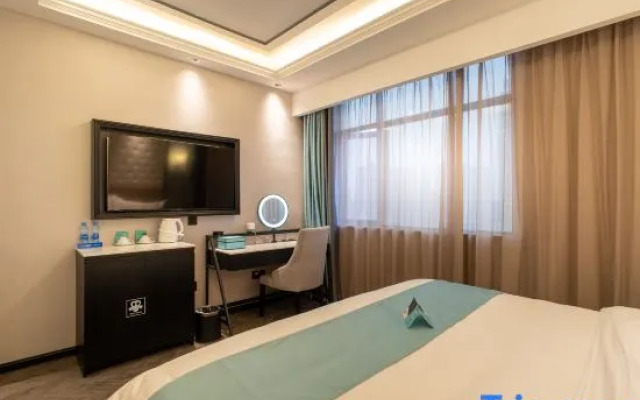 Xana Hotelle (Yichunshi Zhengfu Railway Station)