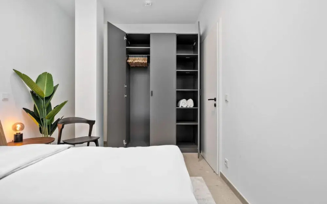 Charming Clausen Getaway Serene ID209