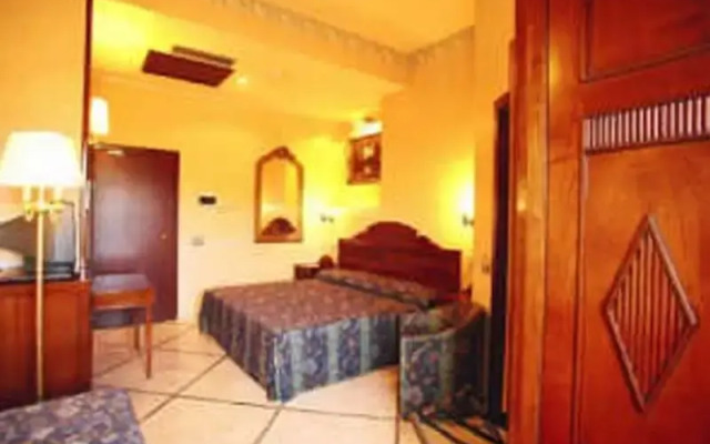 Hotel Domus Aurea