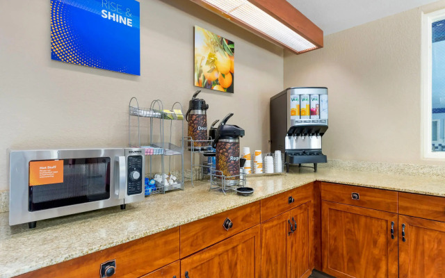 Comfort Suites Lakewood - Denver