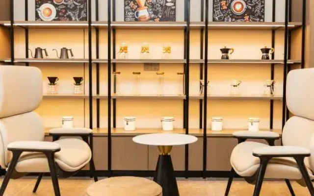 Homeinn Plus Hotel (Chengdu Panda Base Longtan Temple Subway Station)