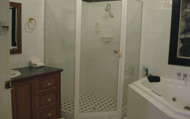 The Doulton - Luxury B&B