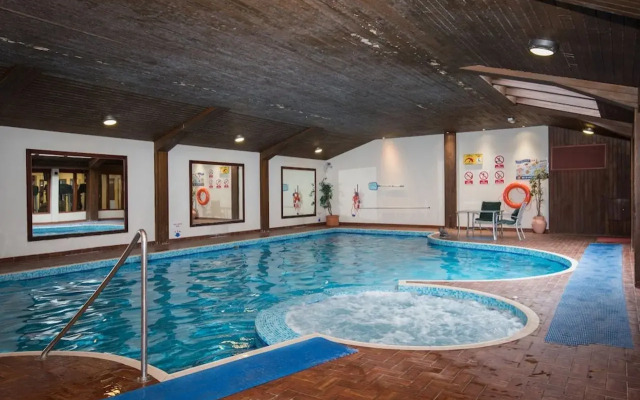Elstead Hotel