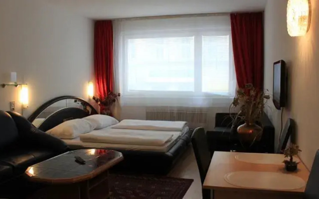 Hotel Pension Adam Apartment