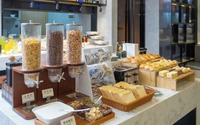 Holiday Inn Express Zhuhai Grand Theater by IHG