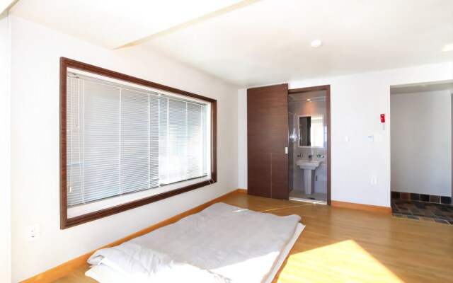 Uljin Firenze Ancient Palace Pension