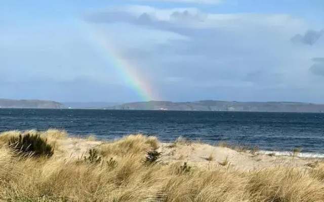 Harbour View & Beach 50m from doorstep!
