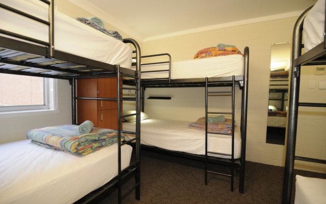 Kangaroo Inn - Hostel