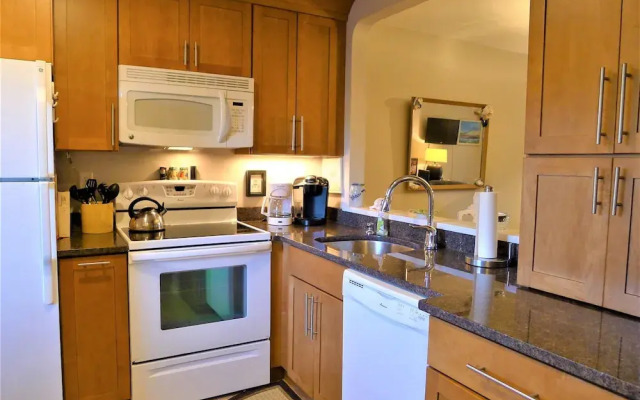 87 Chilton - 2 Bedroom Condo