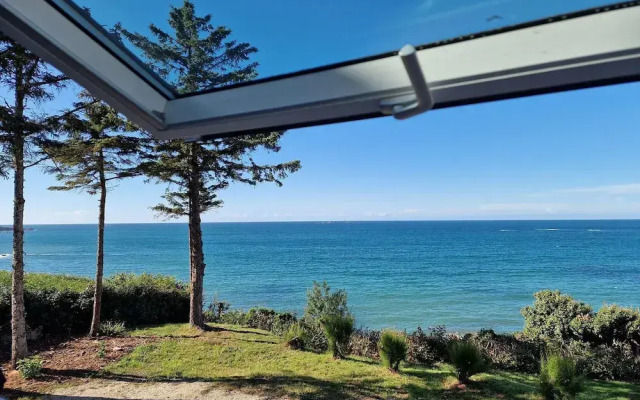 Breton Holiday Home With sea View, Plougasnou