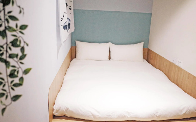 Paper Plane Hostel
