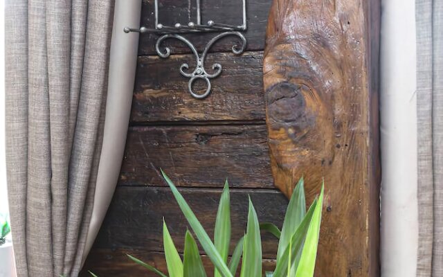 The Rustic Retreat
