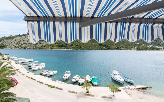 Miranda - Quiet & Next to the sea - A2