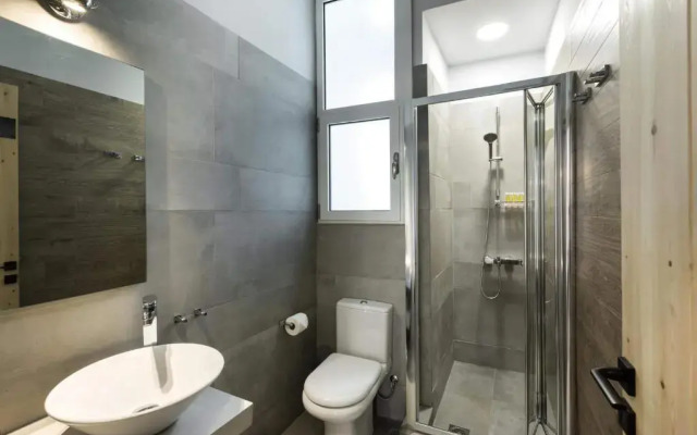 Atmospheric Apartment near Acropolis by CloudKeys