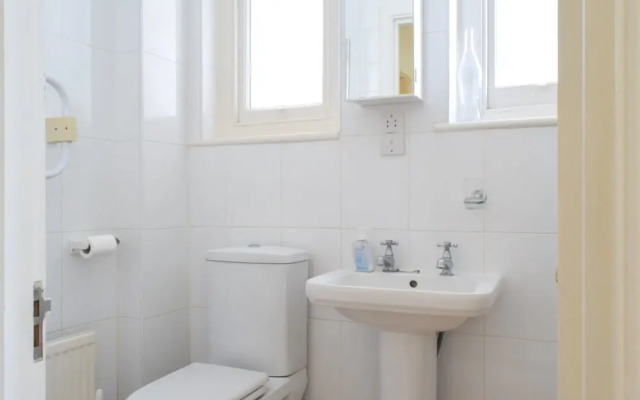 1 Bedroom Mansion Block Apartment in Westminster