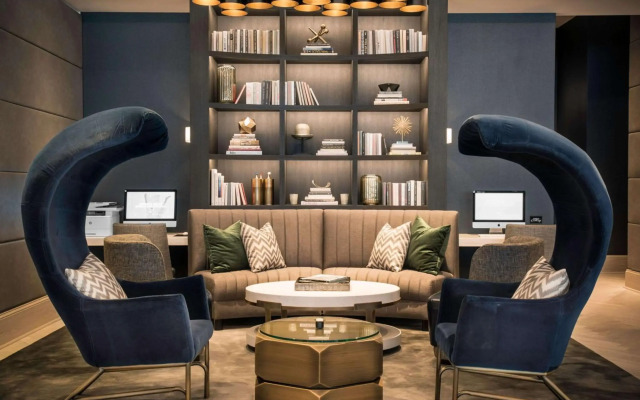 LondonHouse Chicago, Curio Collection by Hilton