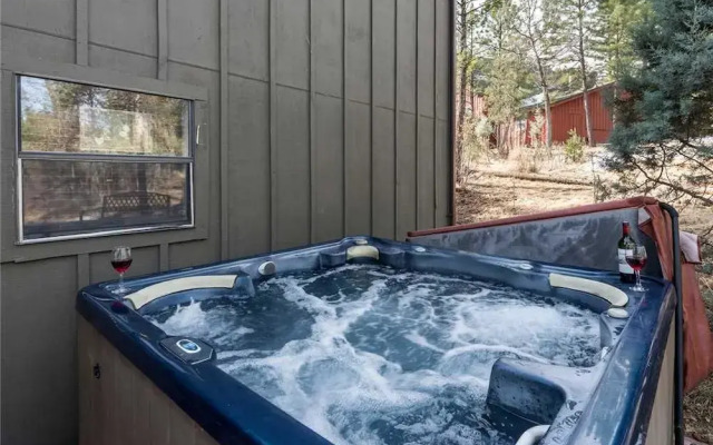 Antler Crossing - Two Bedroom Cabin