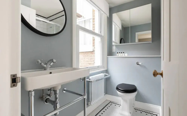 Brewster Gardens III by Onefinestay