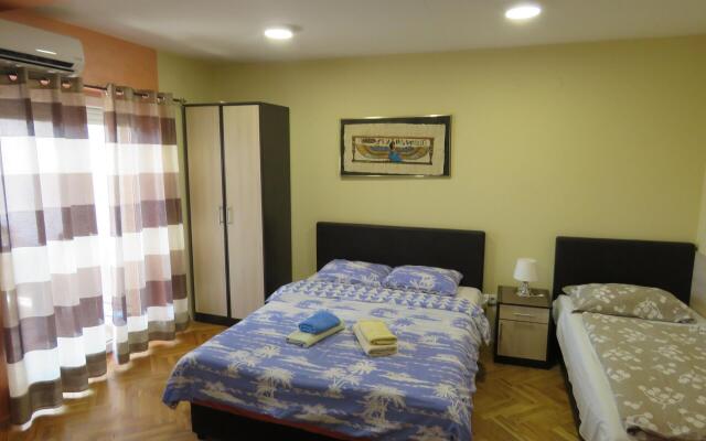 Hotel Apartments  Bella Mare Belgrade