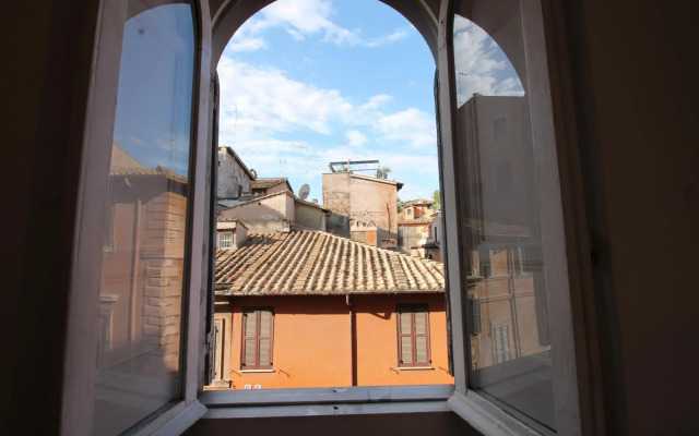 Enchanting 2BR Apt Near Pantheon Vatican