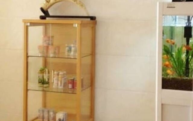 Lan Jue Hotel