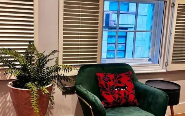 Chic Central London Apart in Soho Mayfair