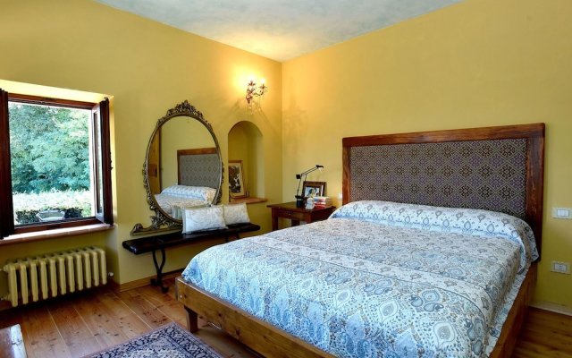 Elegant Villa in Montecosaro Italy with Jacuzzi