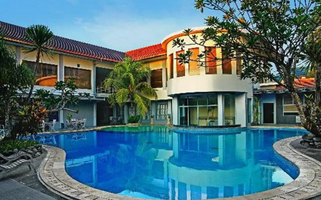 Rattan Inn