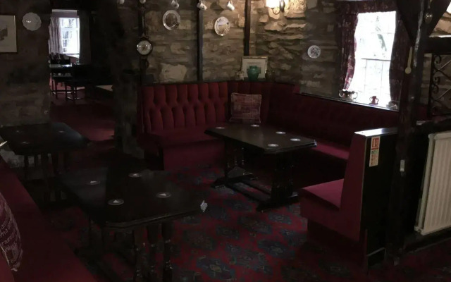 Trewern Arms Hotel