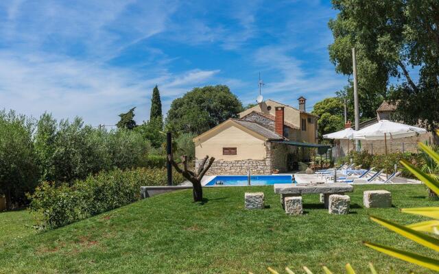 Stone House Rita with Pool