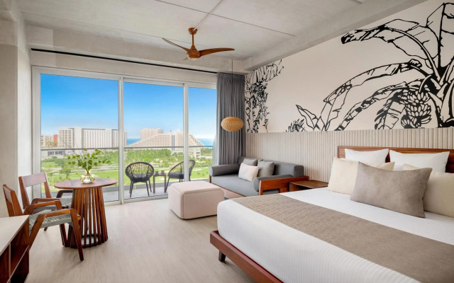 Hyatt Vivid Grand Island Cancun Adults Only All-Inclusive
