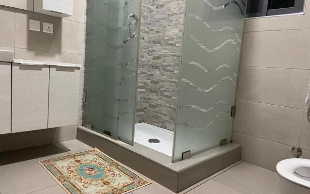 Queens View Apartment