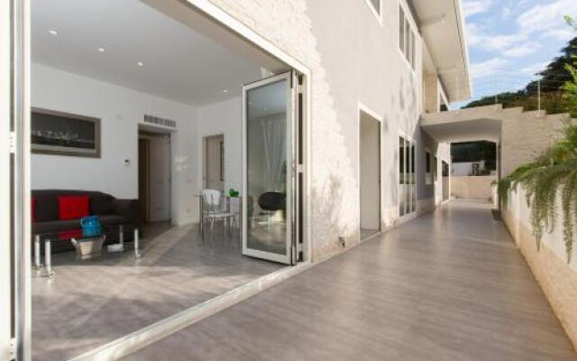 Niclas Luxury Apartments