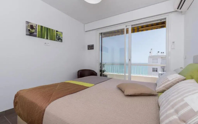 GORGEOUS APT with TERRACE, ELEVATOR, AC, FREE PARKING