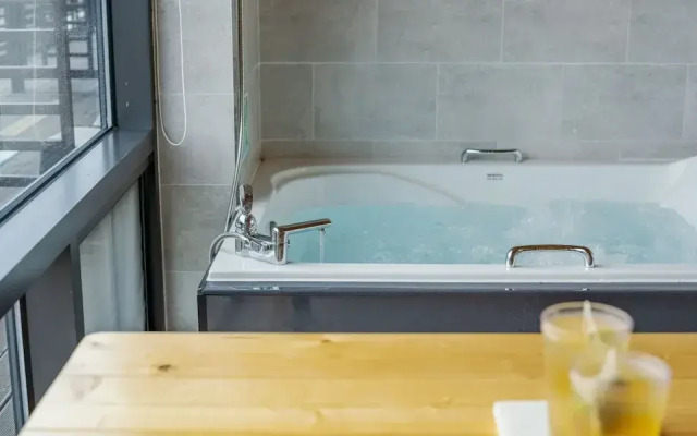 Yeosu Sunset Hostel and Pension