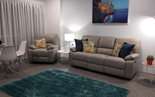 Studio 11 Mandurah Marina