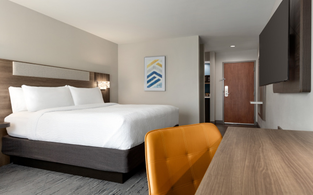 Holiday Inn Express Hotel & Suites Edmond by IHG
