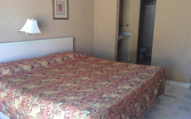 Los Jitos Hotel & Suites