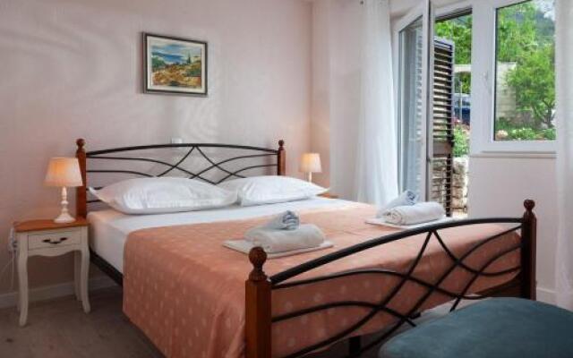 ctbv103 Holiday home with private pool Wi Fi internet access air condition in Baška Voda Makarska