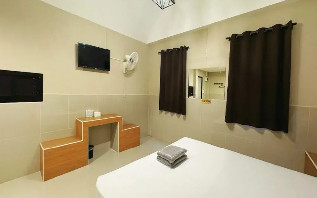 OYO 75522 Classroom Resort Ayutthaya