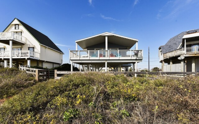 Beachfront Charm - 3 Br Home