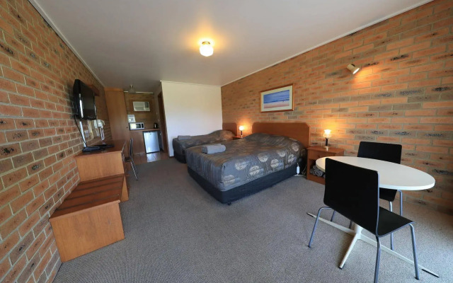 Quays Motel San Remo